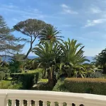 Apartment On Cote D'azur With Beachfront Views