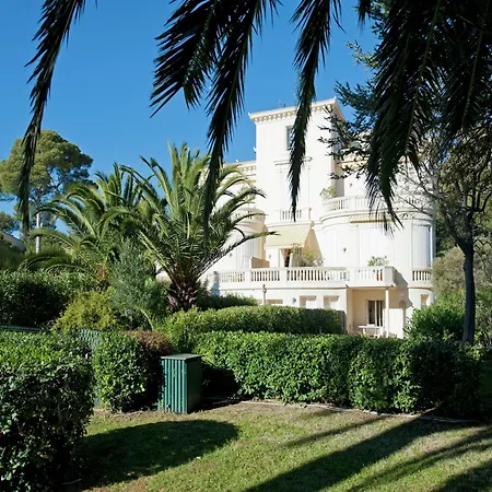 Appartement On Cote D'azur With Beachfront Views