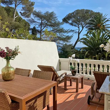 Appartement On Cote D'azur With Beachfront Views Saint-Raphaël