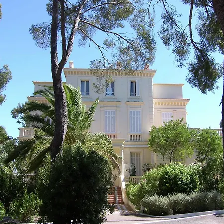 Appartement On Cote D'azur With Beachfront Views *