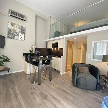 Appartement On Cote D'azur With Beachfront Views