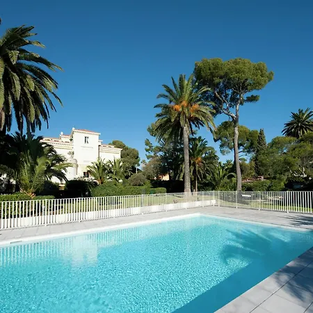 On Cote D'azur With Beachfront Views * Saint-Raphaël