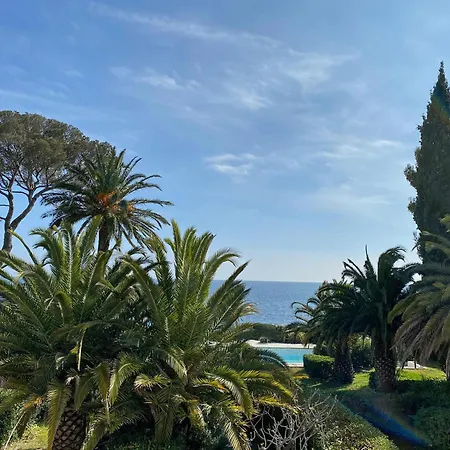 On Cote D'azur With Beachfront Views * Saint-Raphaël