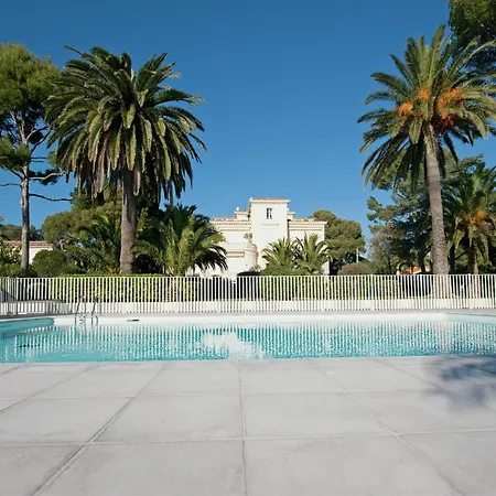 Appartement On Cote D'azur With Beachfront Views