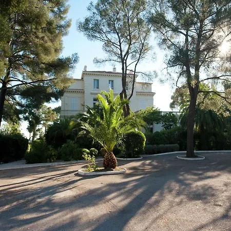On Cote D'azur With Beachfront Views Appartement Saint-Raphaël
