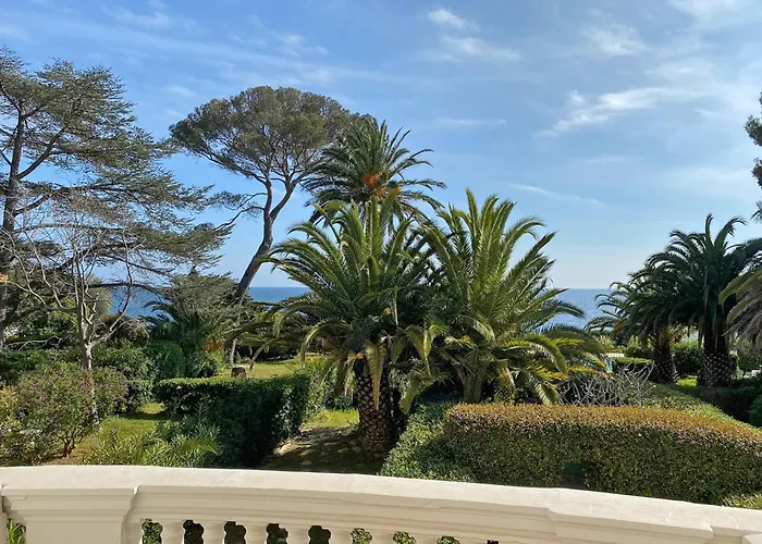 Apartmán On Cote D'azur With Beachfront Views